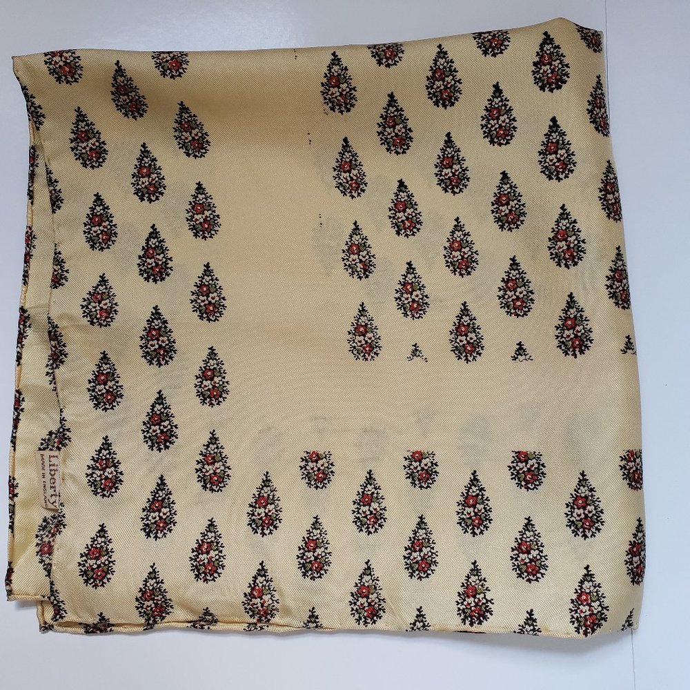 Men's Muted Golden Yellow Patterned Silk Pocket Square
